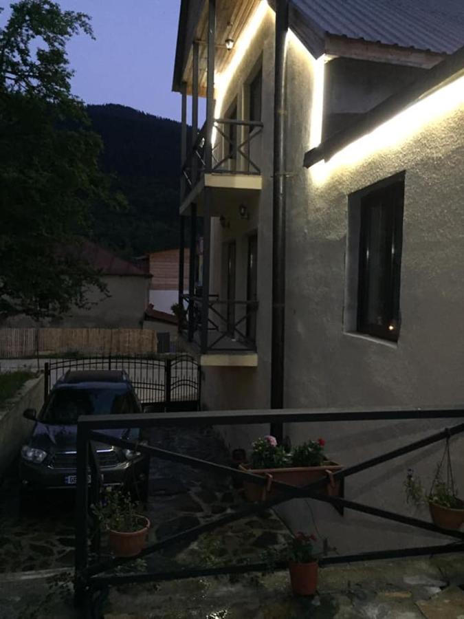 Guesthouse Gera Mestia Exterior photo